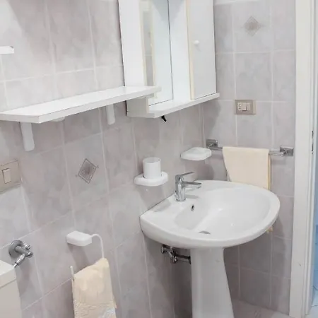 2 Lido Marini